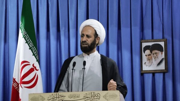 امام‌جمعه موقت خرم‌آباد: مردم در برابر سوءاستفاده دشمن هوشیار باشند