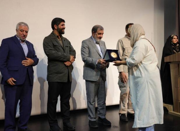 جشنواره فیلم مقاومت، صحنه افتخار به قهرمانان مقاومت