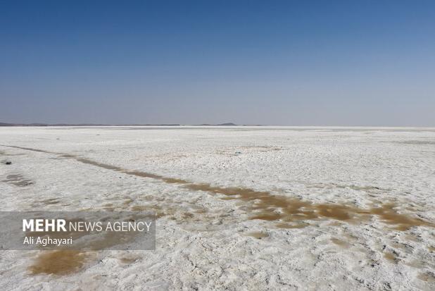 سراب وعده‌ها بر پهنه دریاچه ارومیه