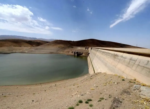 این ۱۴ سد مهم کشور کمتر از ۱۰ درصد آب دارند!