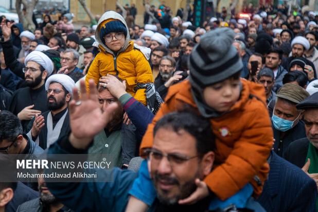 دسته عزاداری سالروز شهادت حضرت فاطمه زهرا(س) در رباط کریم به راه افتاد