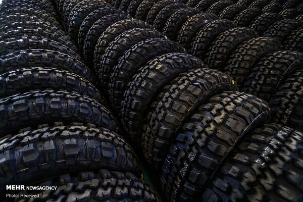 محموله ۸ میلیاردی لاستیک خودرو قاچاق در بندرعباس کشف شد
