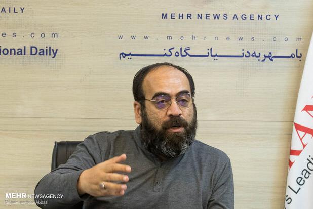 طریقی با «ماهیان قلابی» می‌آید؛ موسیقی من را به خودش مشغول کرده است