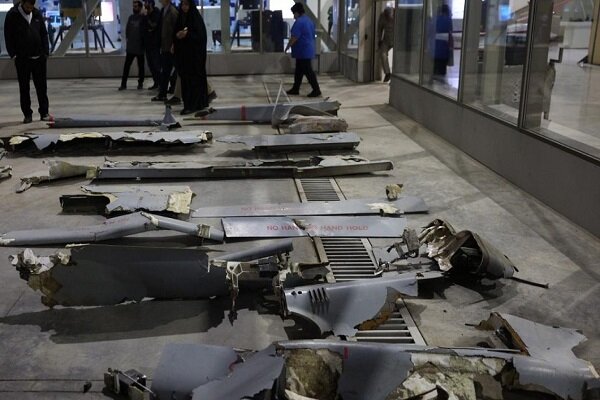 نمایش لاشه پهپادهای «هرون» و «هرمس» ارتش رژیم صهیونیستی