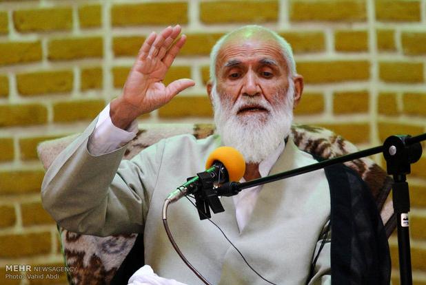 زیست متفاوت یک روحانی انقلابی/وقتی عمامه با لباس کار عوض می‌شود