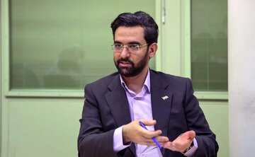 انتقاد دوباره آذری‌جهرمی از اخلال در GPS