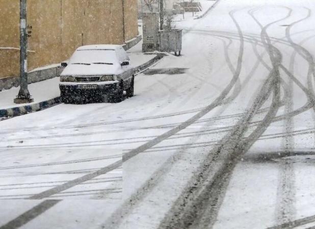 صابری: آغاز بارش ها از روز جمعه در آذربایجان غربی؛ دما کاهش می یابد