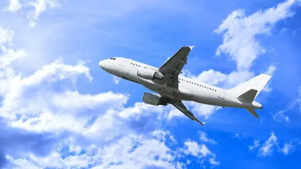 روشن گذاشتن گوشی در پرواز؛ واقعاً خطر داره؟