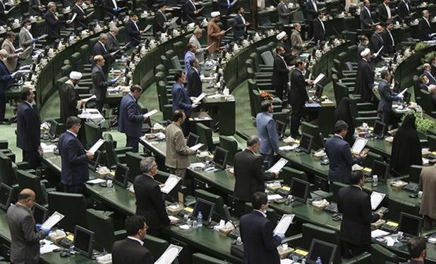 جمعی از نمایندگان مجلس خواستار اجرای کامل قانون تسهیل مجوز کسب و کار توسط کانون‌های وکلا شدند