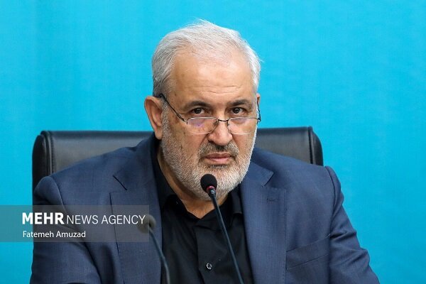 وزیر نیرو برای افتتاح پروژه‌های آب و برق وارد گلستان شد