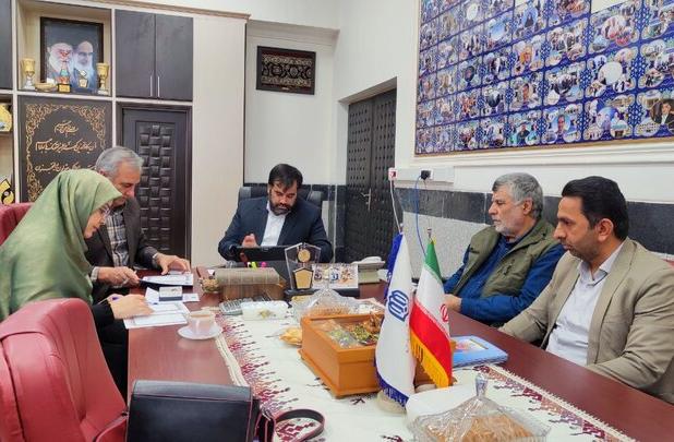 بانوی تهرانی طلاهایش را برای ساخت مدرسه در سیستان و بلوچستان اهدا کرد