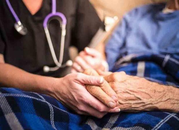 تعطیلی تعدادی از مراکز مراقبت در منزل؛ ۱۷۵۲ مرکز دارای مجوز فعال در کشور