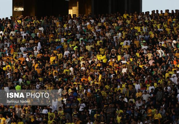 سپاهان - استقلال با تاخیر آغاز می‌شود