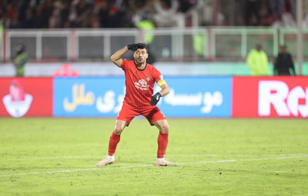 شجاع: کدام بی‌احترامی؟ جواب کری‌ها را دادم!