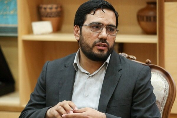 مشارکت حلقه‌های میانی در امور کشور نیازمند قانون‌گذاری است