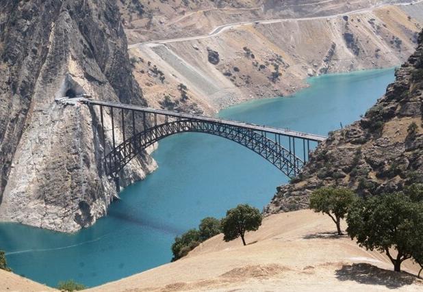 ۹ تونل حاشیه «کارون ۴» هنوز تحویل راهداری چهارمحال‌وبختیاری نشده است
