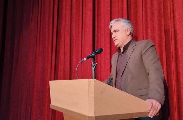 فرماندار سنندج: علم‌آموزی راه رهایی از مشکلات و جهل است