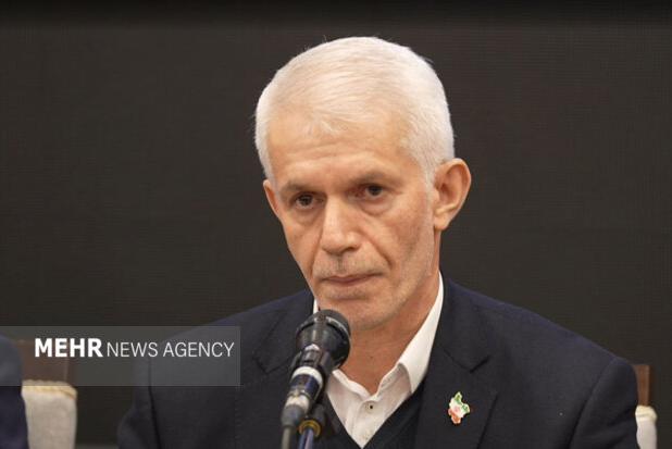 اسبقیان: به خاطر برخی اتفاقات از روی مقام معظم رهبری خجالت می‌کشم