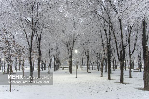 برف و باران در راه لرستان