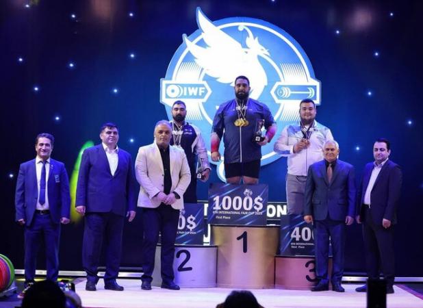 جباری: انتقاد از جام فجر مغرضانه است/وزنه‌برداران خودشان را نشان دادند