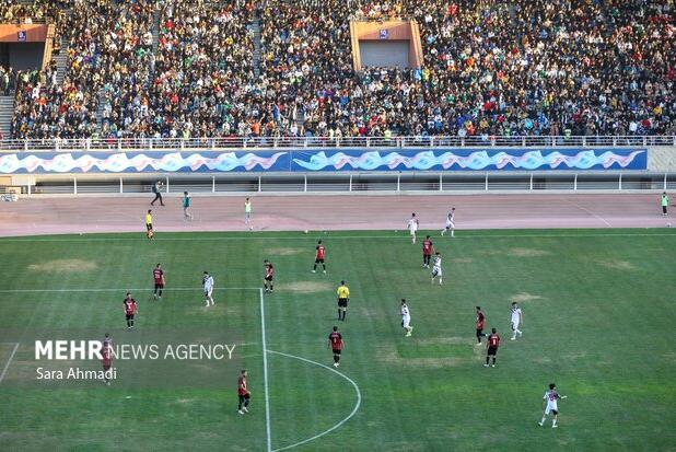 حضور پرشور هواداران تیم ابومسلم ثامن در ورزشگاه امام رضا(ع)