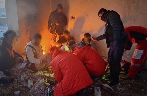 محبوبی: هلال احمر آذربایجان غربی به اتباع خارجی در خوی امدادرسانی کرد