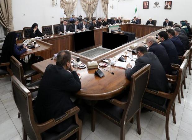 عارف: اصلاحات ساختاری نباید تأثیر منفی بر معیشت مردم داشته باشد