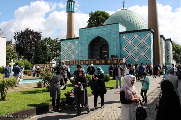 اقدام آلمان در تعطیلی مراکز اسلامی یادآور سیاست های نازی ها است