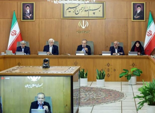 پزشکیان: موازی‌کاری‌ها باید ساماندهی و دستگاه‌های متولی آن ادغام شوند