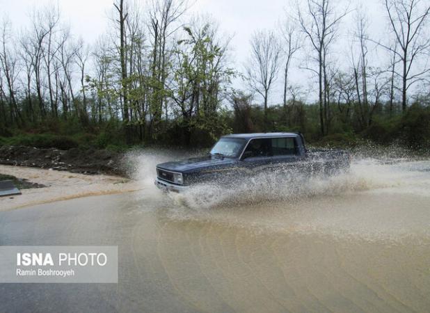 مسدود شدن راه ارتباطی ۱۵ روستا در فارس/ ۱۱ شهرستان برفی هستند