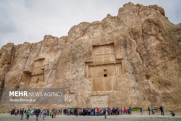 جاده دسترسی محور تاریخی نقش رستم به نقش رجب بهسازی می‌شود