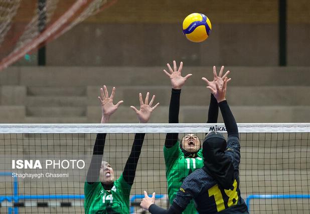 برتری تیم‌های قزوین در لیگ برتر فوتبال و والیبال