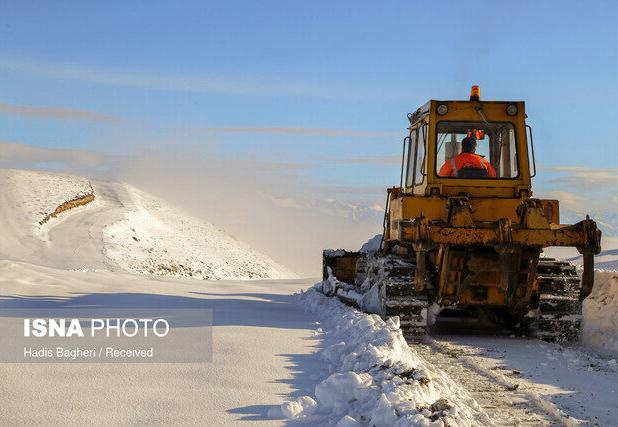 آماده‌باش کامل نیروهای راهداری تویسرکان در آستانه بارش‌های زمستانی