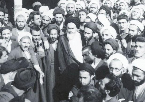 مهمترین جلوه تمدن‌ساز بودن نظریه ولایت فقیه امام؛ عبور از نظر به عمل