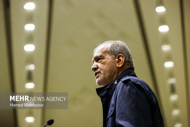 پزشکیان در صحن مجلس حضور یافت