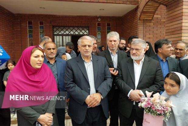 پیگیری استاندار تهران برای تجهیز یک مدرسه روستایی در پاکدشت