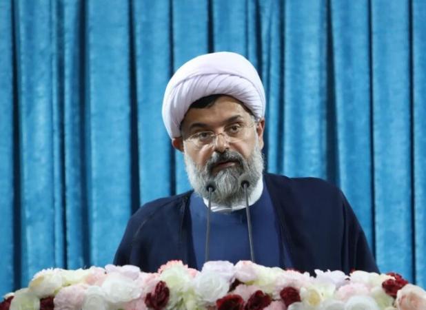 امام جمعه دشتی: برخی تفرجگاه‌ها به بستر ترویج قلیان تبدیل شده‌اند