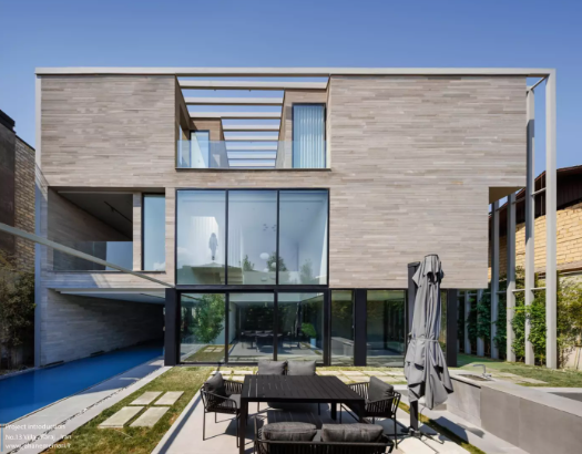 معماری خاص و متفاوت این ویلا در کرج جلب توجه کرد