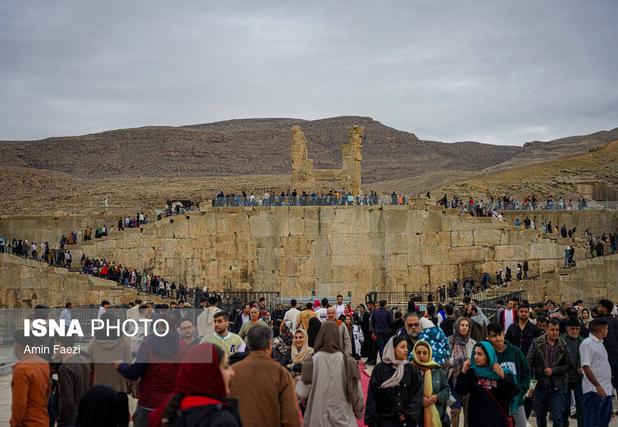 ساماندهی ورودی و پردیس تخت‌جمشید نیازمند ۲۴۶ میلیارد تومان اعتبار/ مسیر بازدید گردشگران تغییر می‌کند