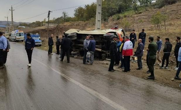 واژگونی اتوبوس در خرمبید 13 مصدوم به همراه داشت