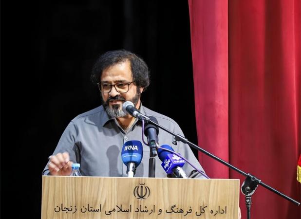 قصه پر غصه منزوی از سر کرانمندی تن در مقابل بی‌کرانگی روح بوده است