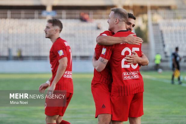 رستگاری تراکتور با شوک به سپاهان؛ «حیا» کلیدواژه استقلال و پرسپولیس!
