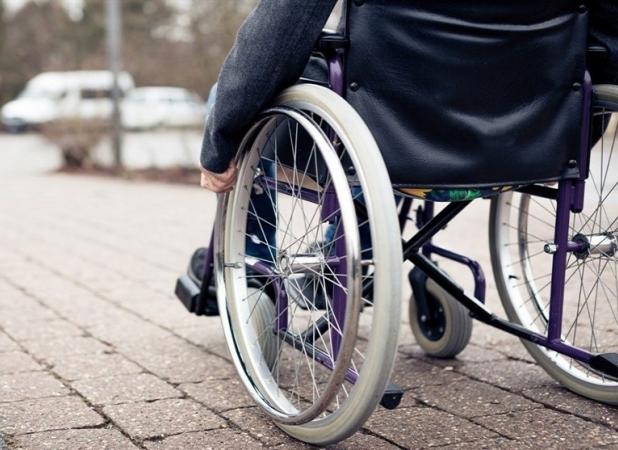 انتقاد از عملکرد شهرداری تهران در مناسب‌سازی معابر برای معلولان