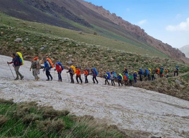 هشدار به کوهنوردان: هوا آلوده است، کوه نروید!