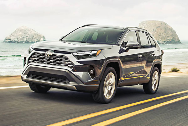 چرا تویوتا راو ۴ (Toyota RAV۴ ۴WD) بهترین انتخاب برای داشتن کراس‌اوور است؟