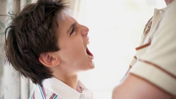 در مقابل پرخاشگری نوجوانان سکوت کنید