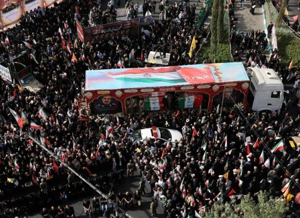 مراسم تشییع تهران، صهیونیست‌ها را انگشت به دهان گذاشت