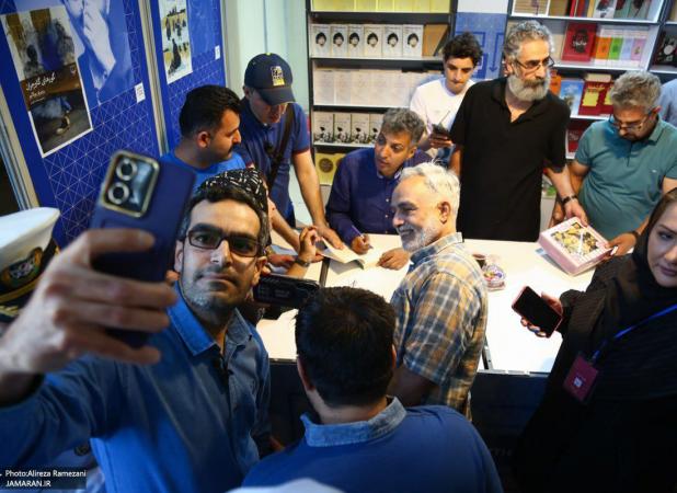 صف کشیدن برای عادل در مصلی بحث‌برانگیز شد