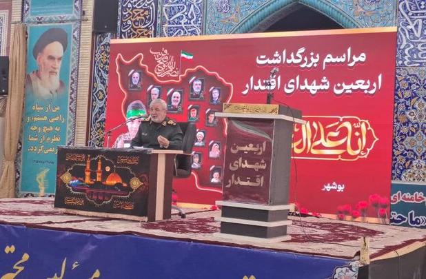 جامعه ما باید همواره آماده دفاع از عزت و تمامیت ارضی کشور باشد
