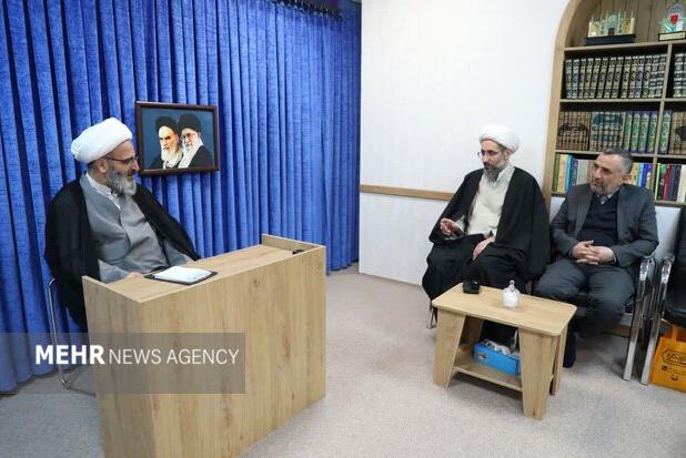 امام جمعه سمنان خواستار نقش‌آفرینی گسترده‌تر جامعه مدرسین شد